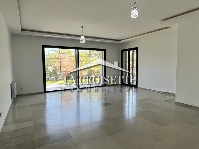 Appartement S+4 avec jardin et chambre de service à La Marsa